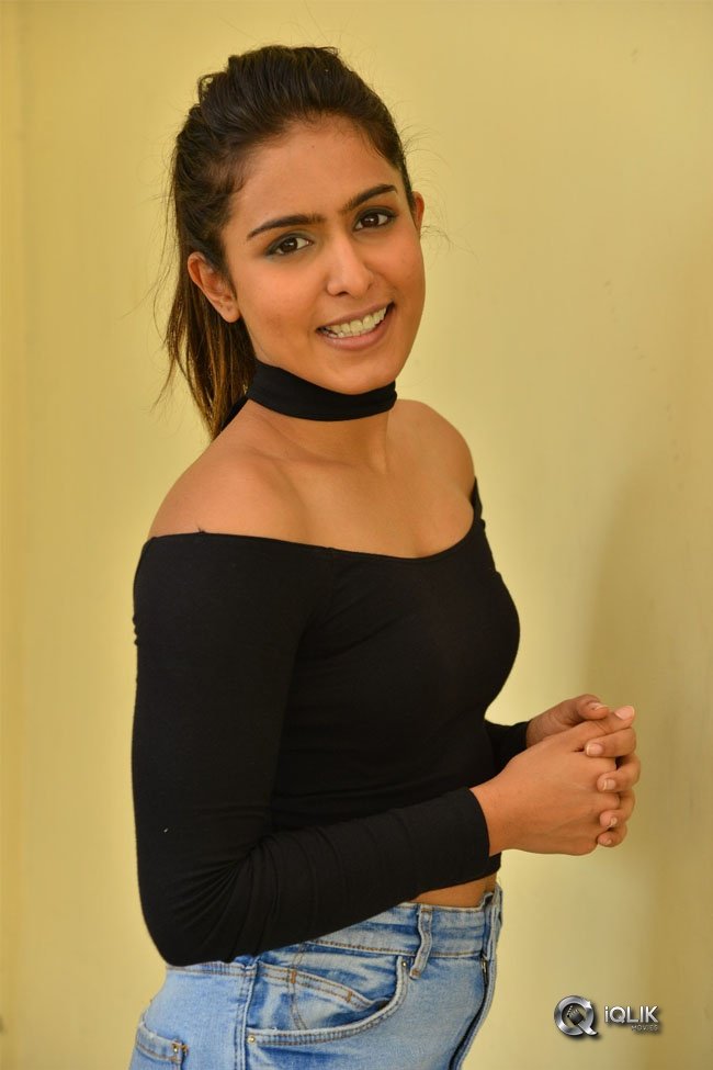 Samyuktha-Hegde-New-Pics